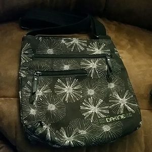 Dakine purse